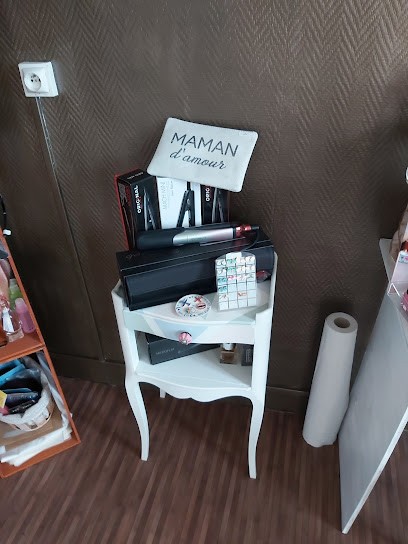 Corinne Coiffure, Salon de Coiffure à Épaignes