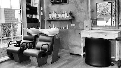 L'Opale Coiffure - Tours / Colorations végétales, Salon de Coiffure à Saint-Cyr-sur-Loire