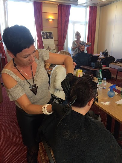 Nathy Coiff, Coiffeur à Domicile à Mirecourt