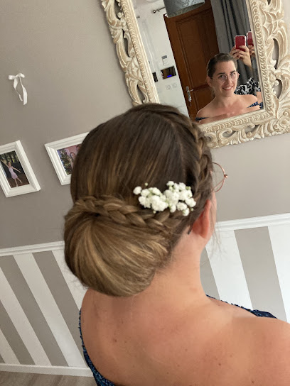 La Douc'heure De Julia Coiffeur à Morigny-Champigny