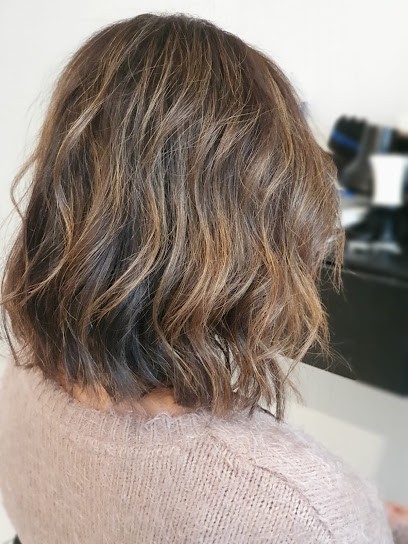 Sadia Coiffure, Coiffeur à Domicile à Lyon 03