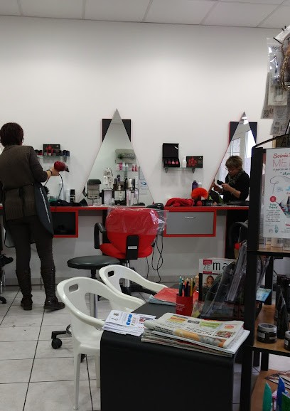 Saint-Jean Blandine, Salon de Coiffure à Mées