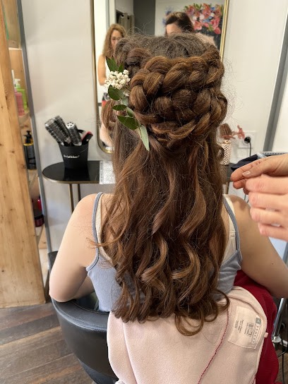 Centre de Beaute Boucl In, Salon de Coiffure à Léon