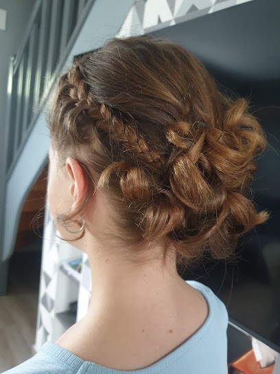 VéroCoiff - Coiffeuse à domicile, Coiffeur à Domicile à Cornillé