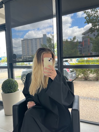 Oktay Hair Expert Color, Salon de Coiffure à Clermont-Ferrand