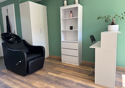 Les Ciseaux D'amandine, Coiffeur à Montseveroux