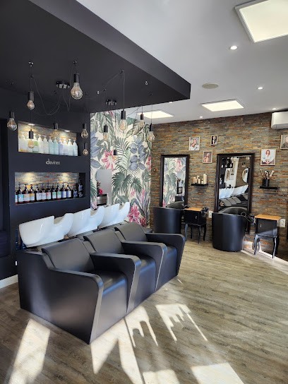 Au Petit Atelier, Salon de Coiffure à Saumur