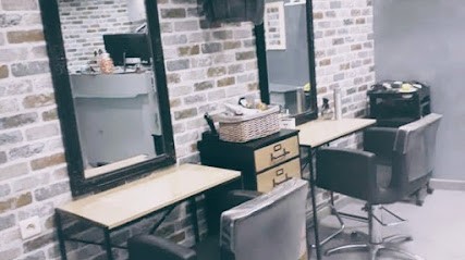 Vanou Coiff, Salon de Coiffure à Thorée-les-Pins