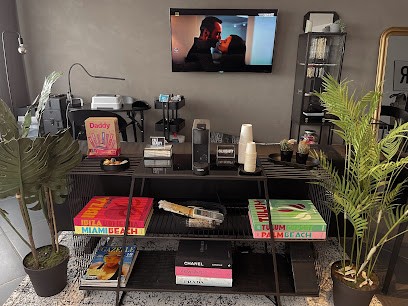 REVO CONCEPT STORE, Salon de Coiffure à Nîmes