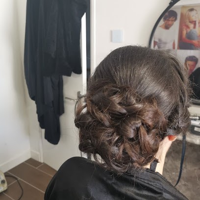 Delphine Coiffeur, Coiffeur à Domicile à Domont