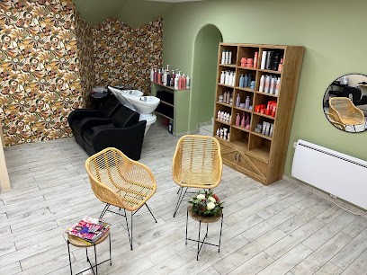 Les Ciseaux De Bérengère Coiffeur à Gensac-la-Pallue