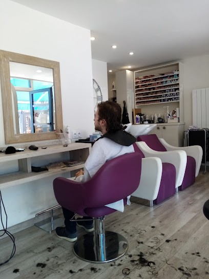 Allure Tonic, Salon de Coiffure à Touques