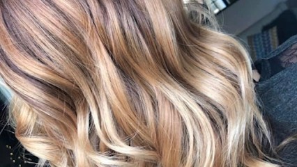 L' ATELIER DU BLOND BY NB, Salon de Coiffure à Coutras