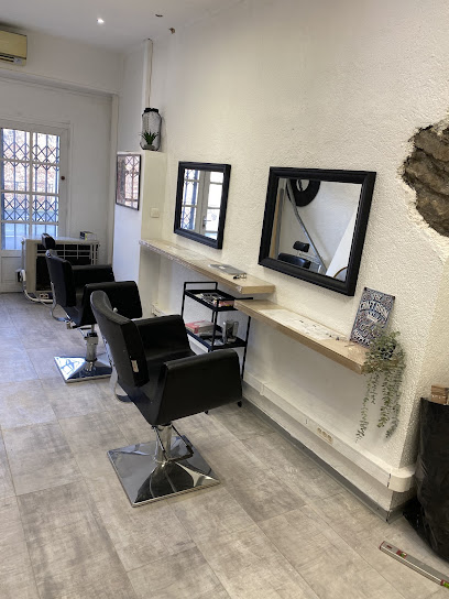 Lk Coiffure Barber, Coiffeur à l' Escarène
