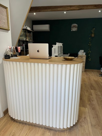 Coiffeur Coloriste MLB, Salon de Coiffure à Roinville