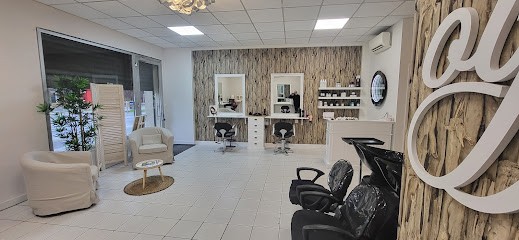 Katia Coiffure Mixte Spécialiste Mèches Et Balayages, Salon de Coiffure à Eysines