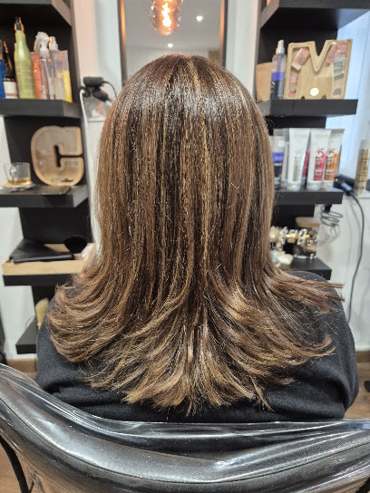 Liv Coiffure By Marjory Chez "Mademoiselle Capricieuse " Coiffeur à Lunel