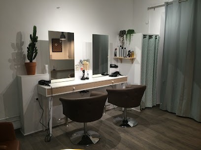 L'atelier De Delphine, Salon de Coiffure à Eygalières
