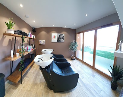 Au Delà Du Miroir, Salon de Coiffure à Saint-Jean-de-Maurienne