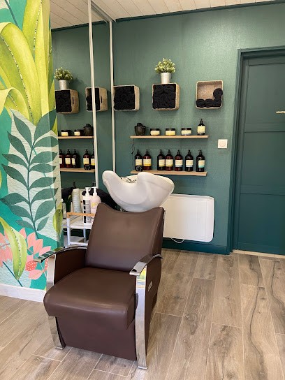 Le Petit Salon D'Isa, Salon de Coiffure au Haillan