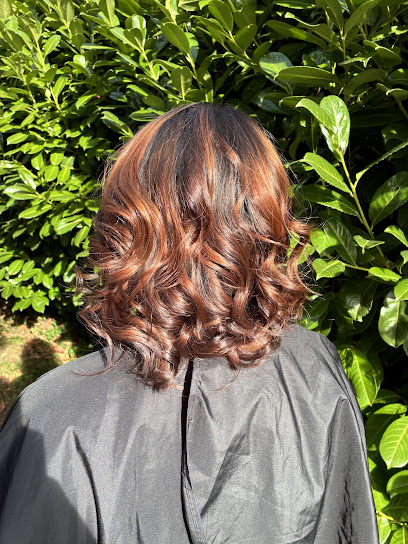 M&Ccoiffure, Coiffeur à Massieu