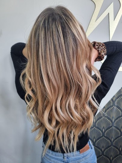 Wendy Blanc | Révélatrice De Beauté Authentique, Salon de Coiffure à Fabrègues