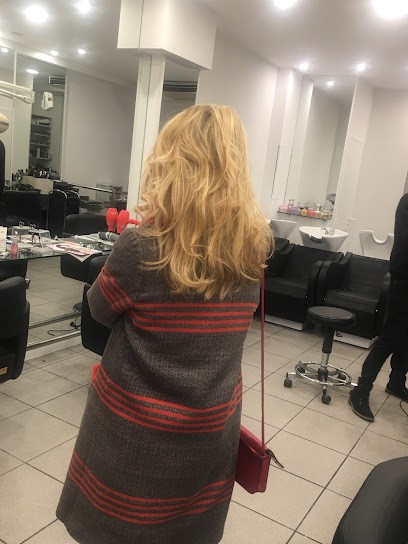 Post'hair Coiffure, Salon de Coiffure à Biarritz