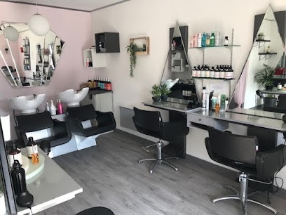 Léa Coiffure, Salon de Coiffure au Fenouiller