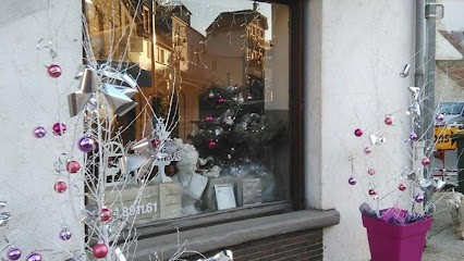 L'Impératrice, Salon de Coiffure à Méré