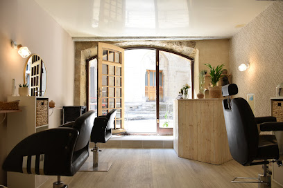Aux Couleurs De Jeanne Coiffeur à Valence