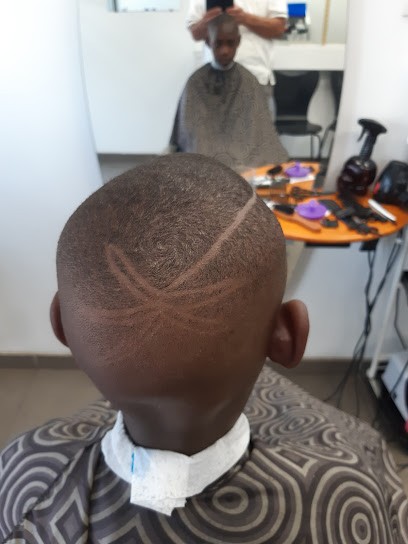 Sarl V.p Coiffure, Salon de Coiffure à Lucé