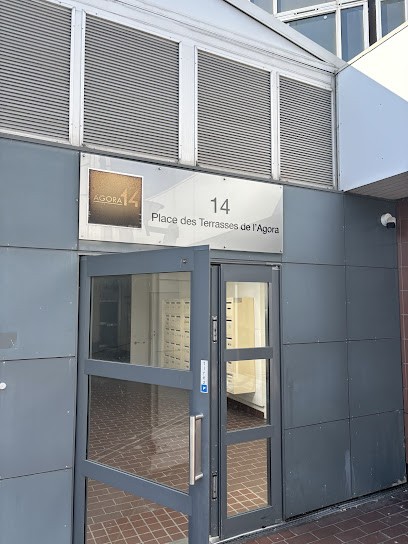 Kutstudio, Barbier à Évry